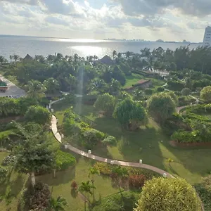  Отель Beachfront